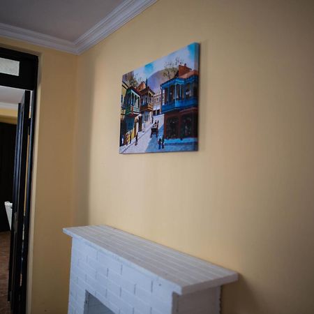 Central Apart-Hotel Батуми Стая снимка