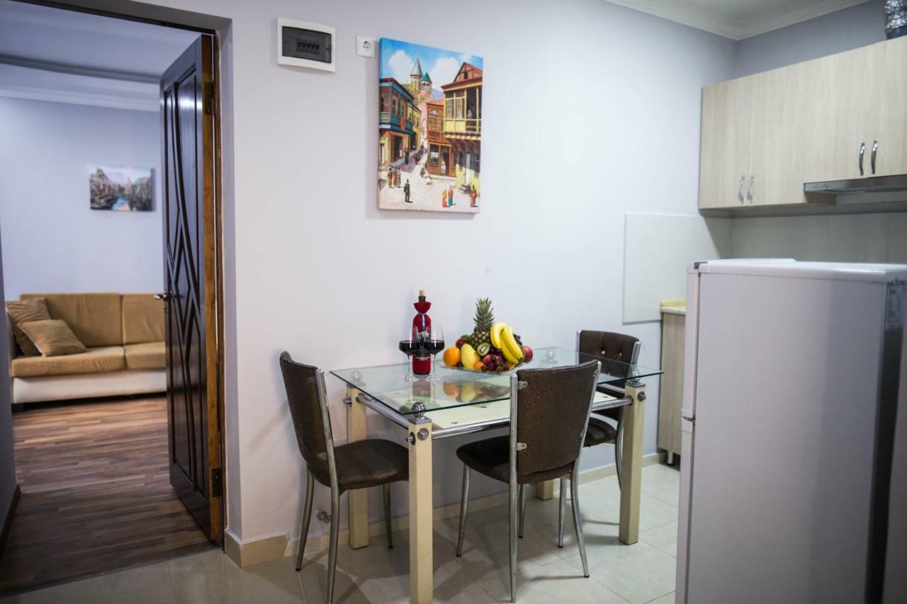 Central Apart-Hotel Батуми Екстериор снимка