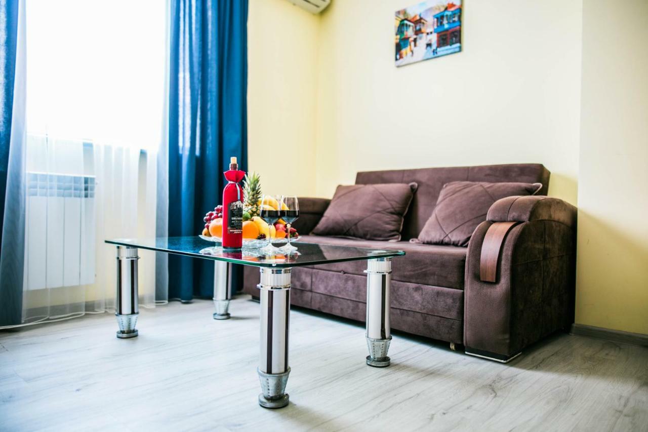 Central Apart-Hotel Батуми Екстериор снимка