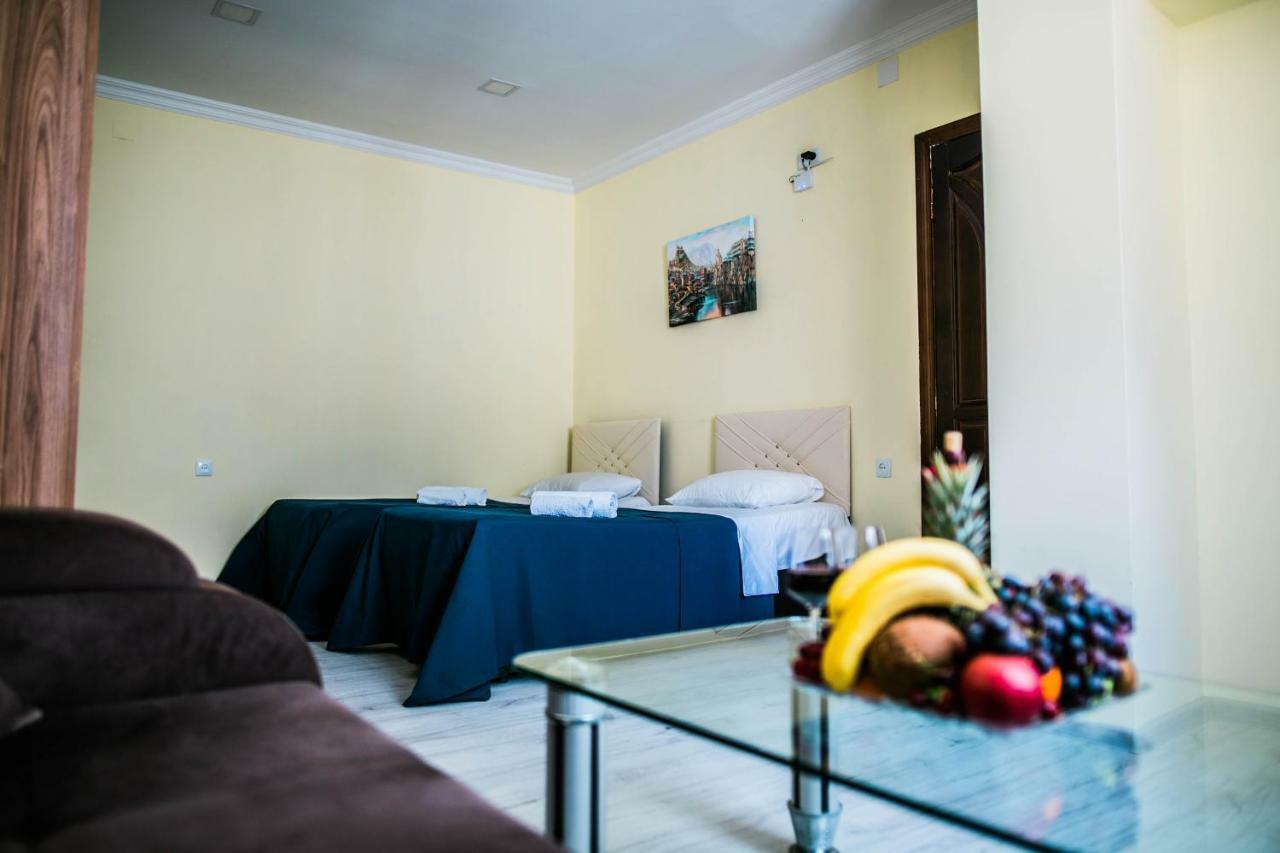 Central Apart-Hotel Батуми Екстериор снимка