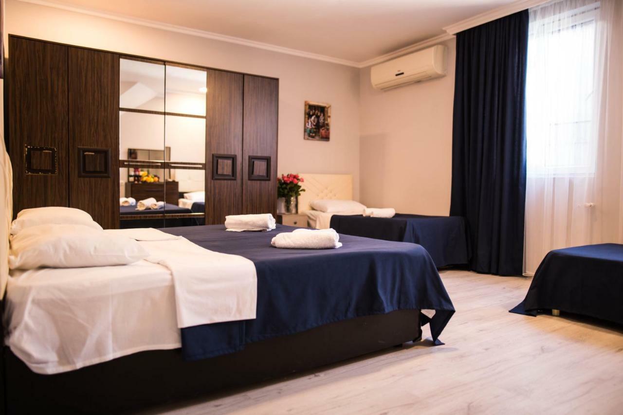 Central Apart-Hotel Батуми Екстериор снимка