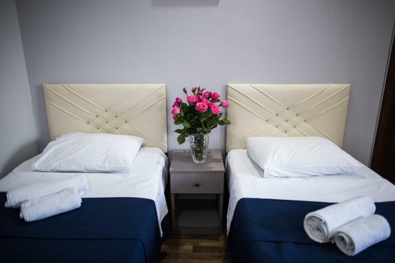 Central Apart-Hotel Батуми Екстериор снимка