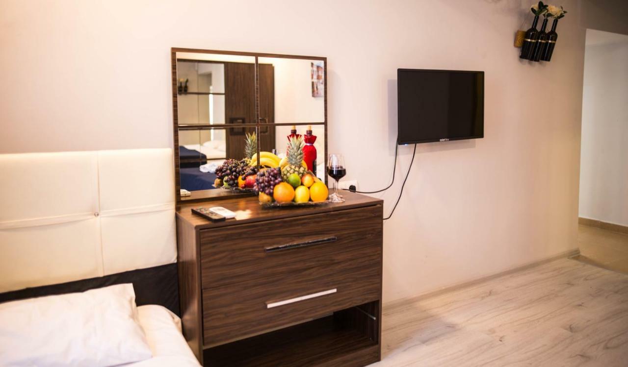 Central Apart-Hotel Батуми Екстериор снимка