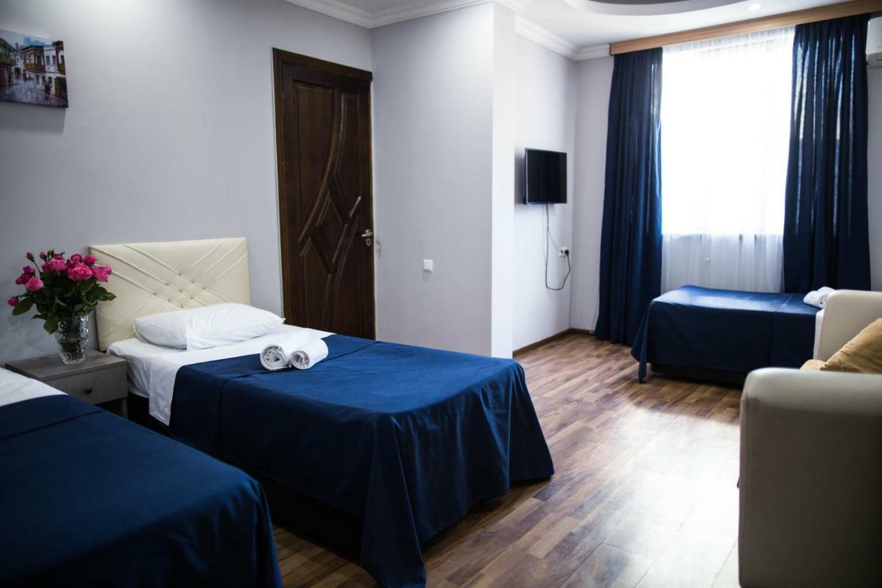 Central Apart-Hotel Батуми Екстериор снимка