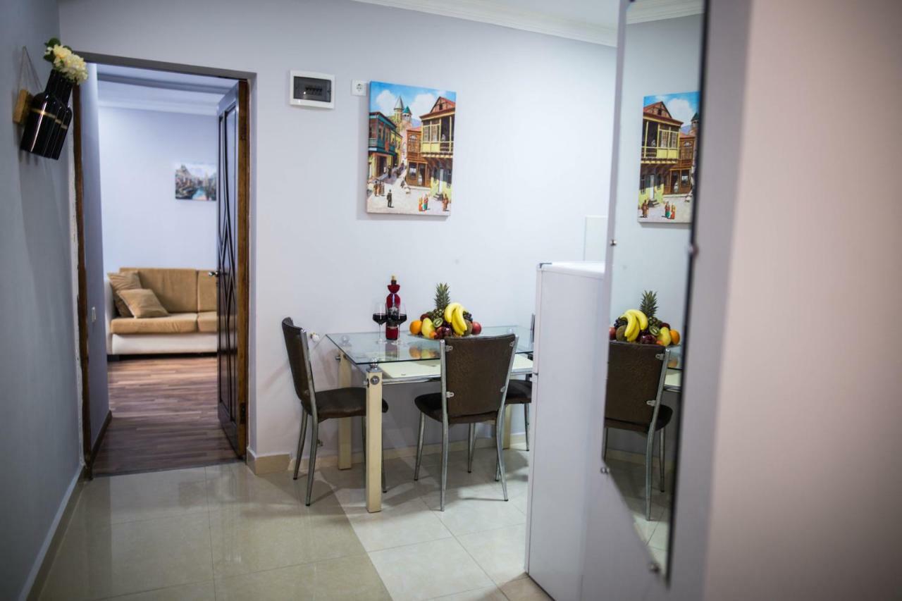 Central Apart-Hotel Батуми Екстериор снимка