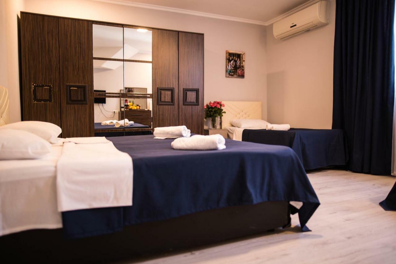 Central Apart-Hotel Батуми Екстериор снимка