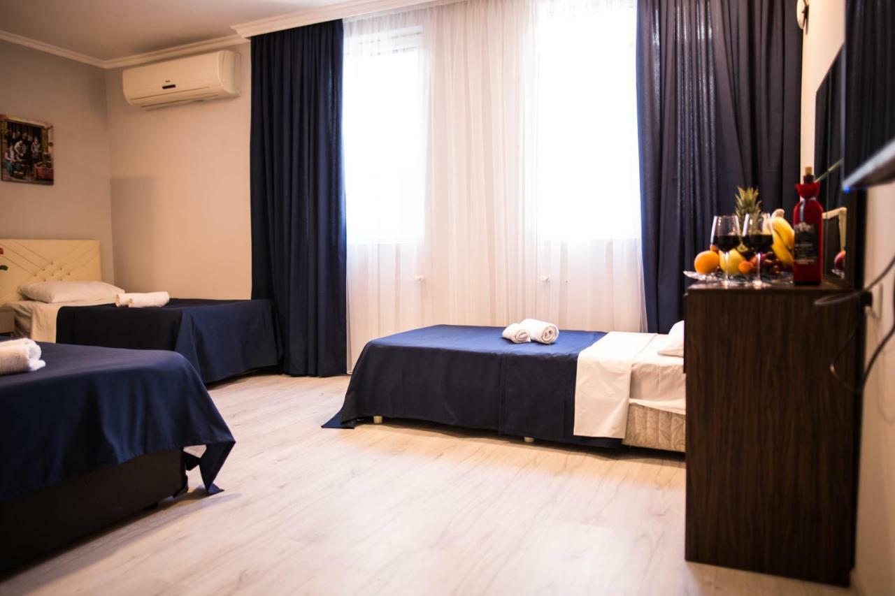 Central Apart-Hotel Батуми Екстериор снимка