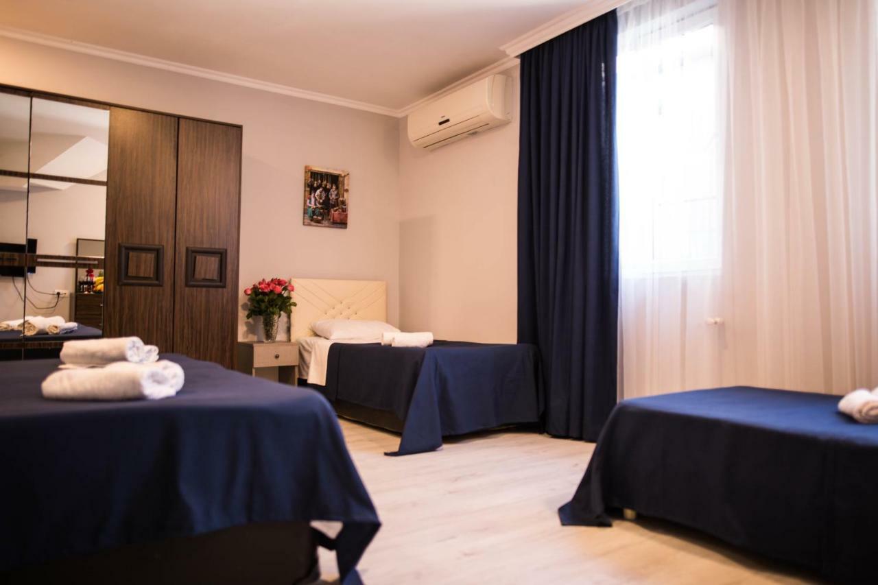 Central Apart-Hotel Батуми Екстериор снимка