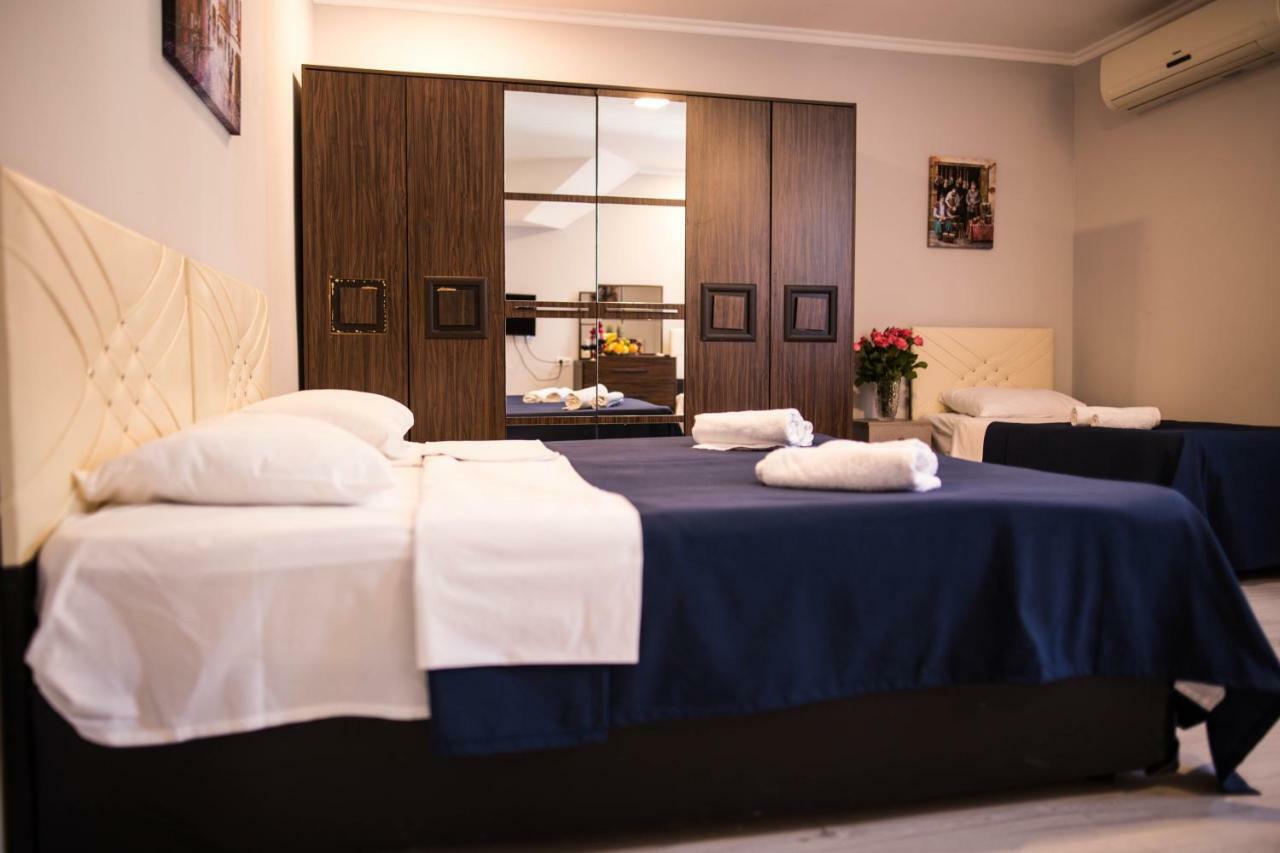 Central Apart-Hotel Батуми Екстериор снимка