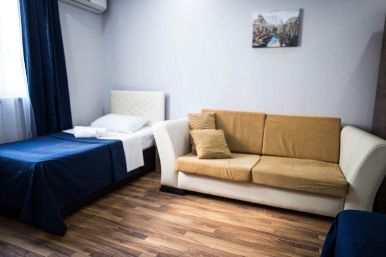 Central Apart-Hotel Батуми Екстериор снимка